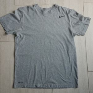 3/$30 NIKE Gray Mens Shirt Size Large